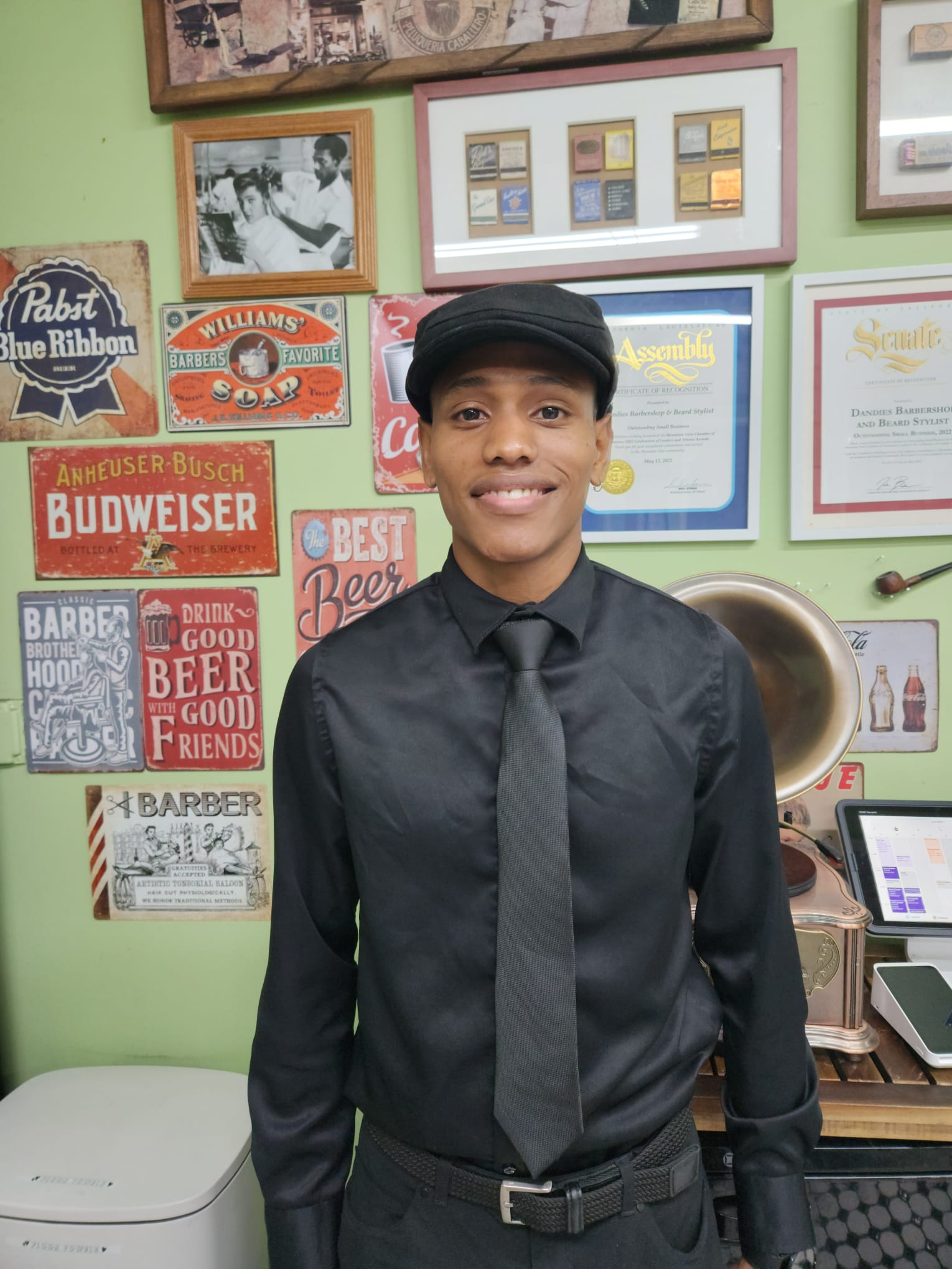 Estevan Barber at Dandies in Mountain View